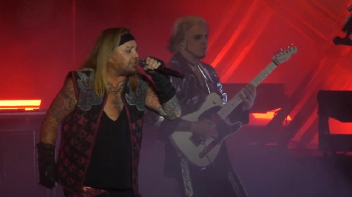 JOHN 5 Reveals MOTLEY CRUE Uses Backup Vocals For VINCE NEIL » Metal Wani